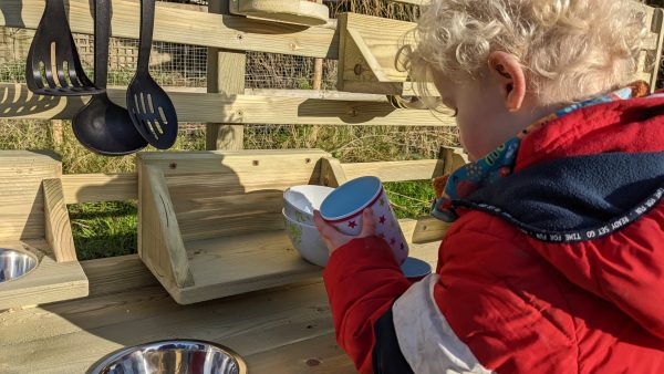 Large Mud Kitchen - Image 5