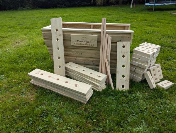 Building materials and storage skip - Image 4