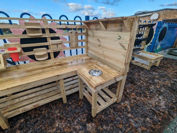 Corner mud kitchen - Image 2